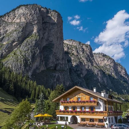Hotel Val Sëlva Buitenkant foto