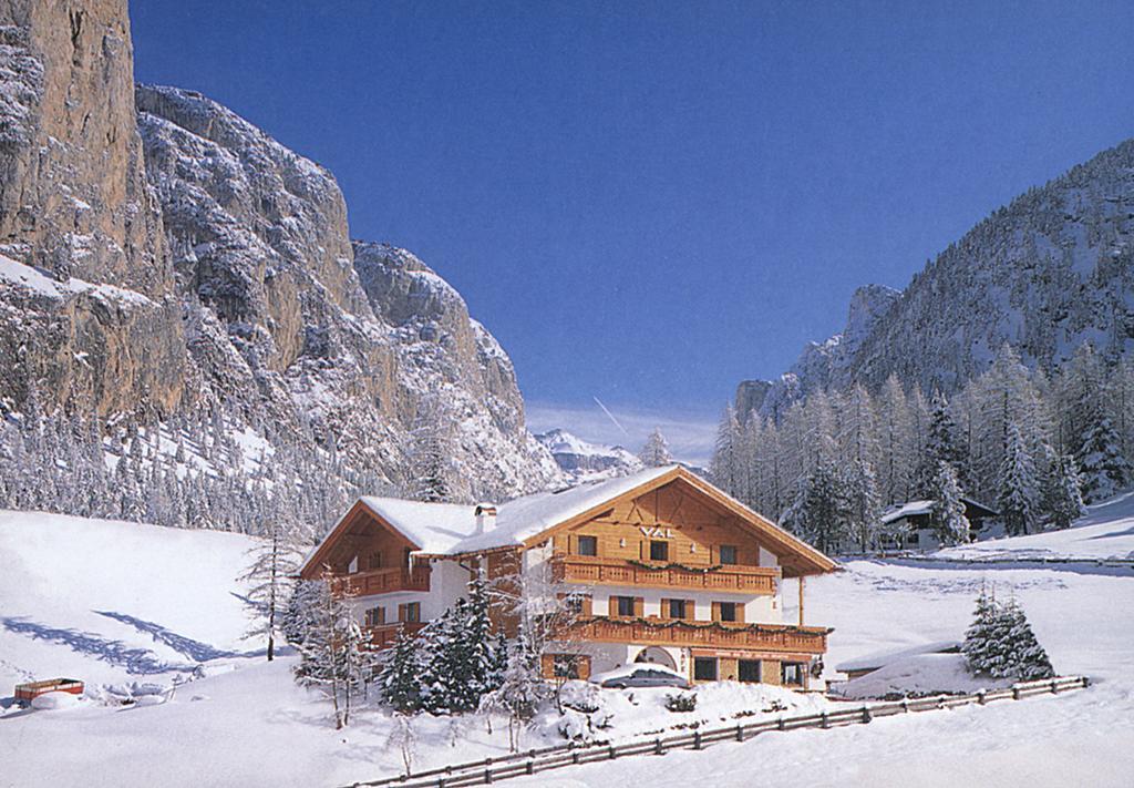 Hotel Val Sëlva Buitenkant foto