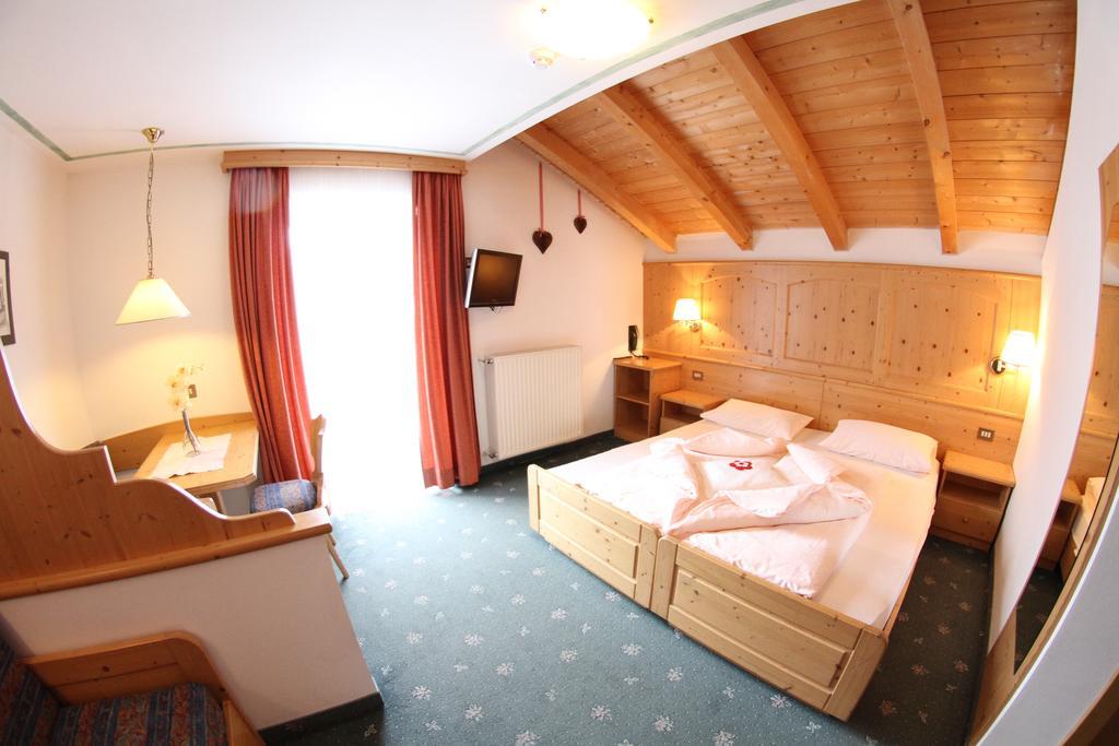 Hotel Val Sëlva Kamer foto